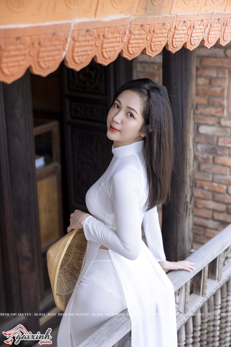 Người Mẫu Áo Dài Siêu Mỏng người mẫu áo dài trắng siêu mỏng sexy