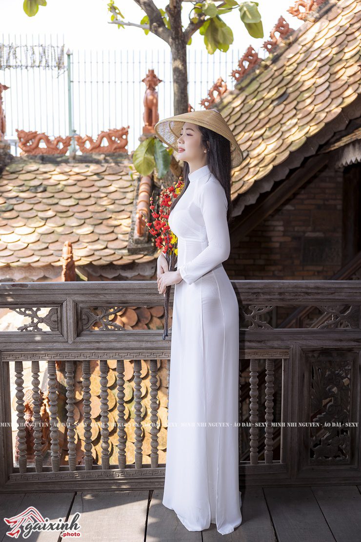 Người Mẫu Áo Dài Siêu Mỏng hình ảnh người mẫu áo dài trắng siêu mỏng sexy