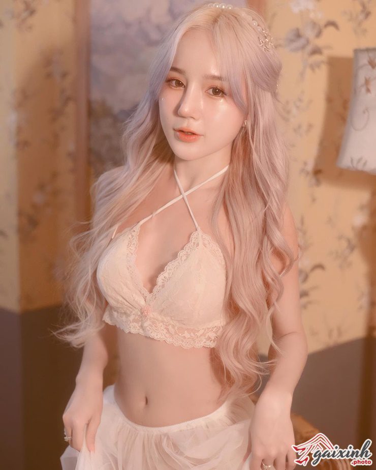 phan hoang thien thy 24