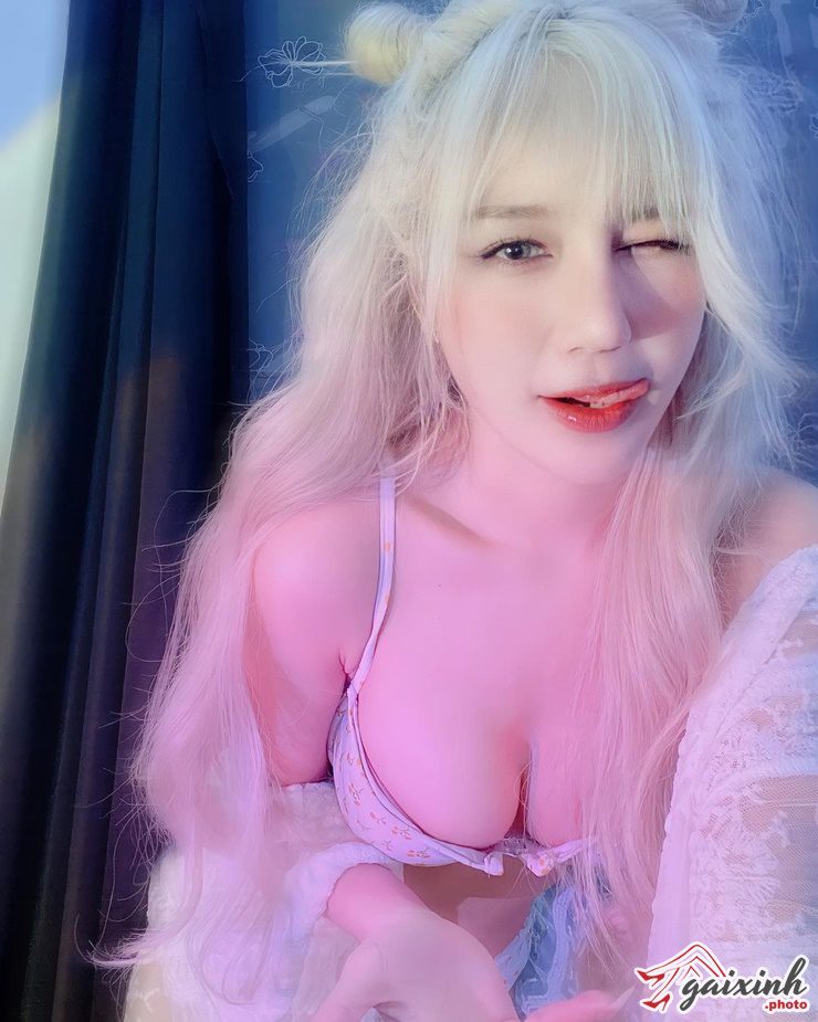 phan hoang thien thy 25