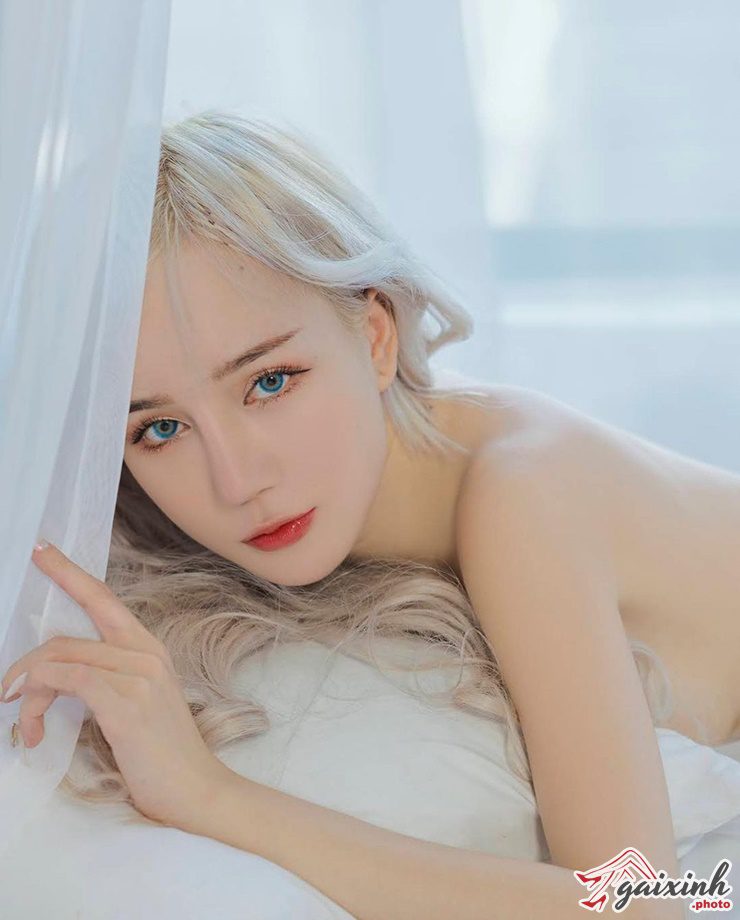 phan hoang thien thy 30