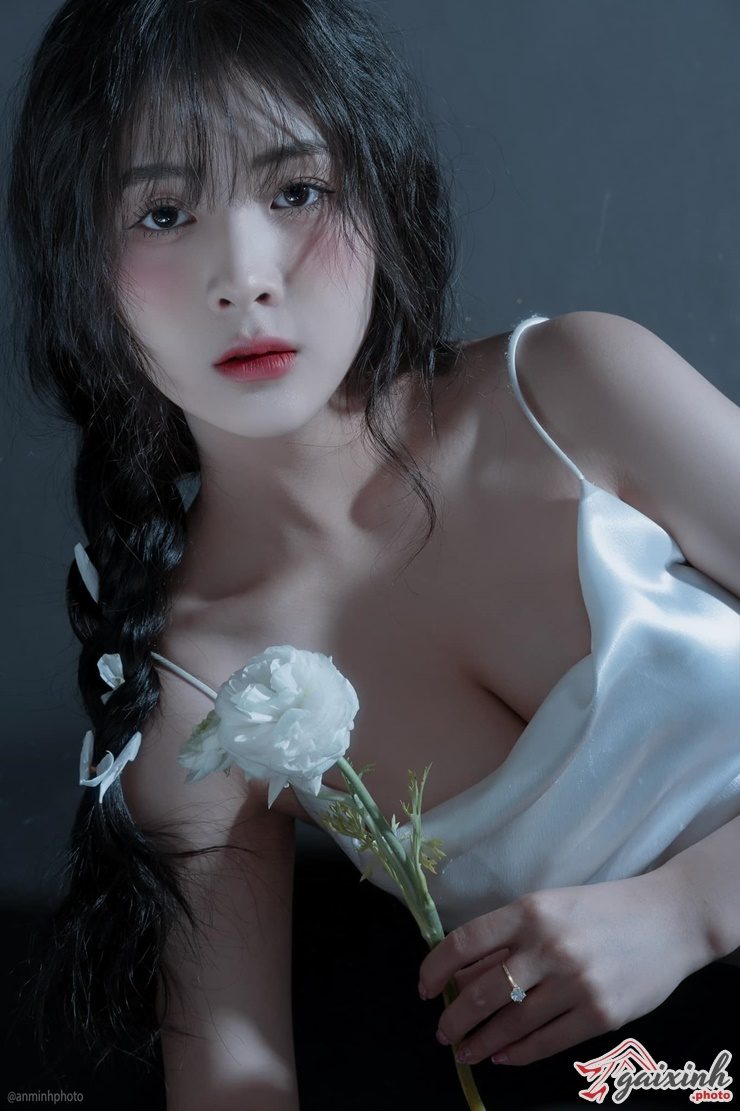 Vú Quỳnh Alee quỳnh alee nude