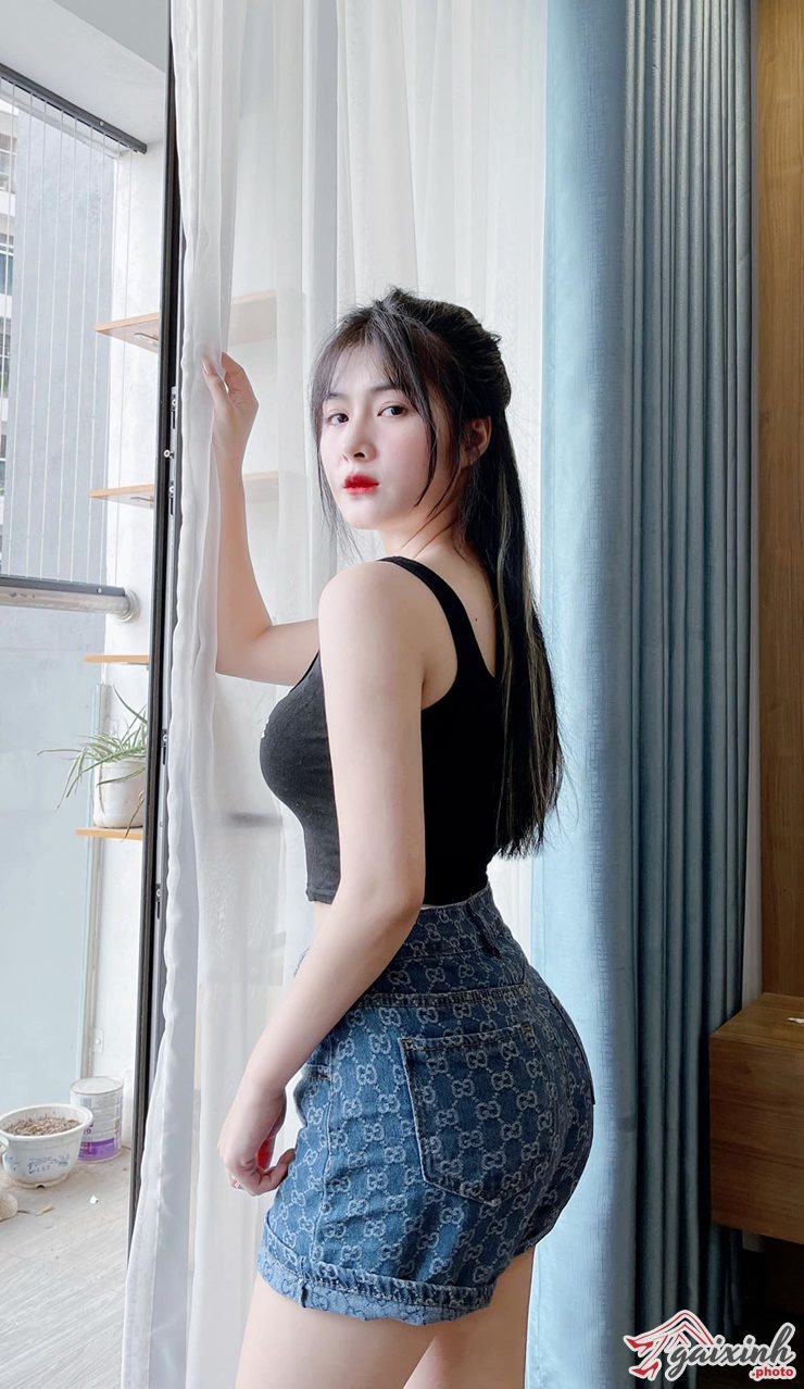 Vú Quỳnh Alee quỳnh alee vú