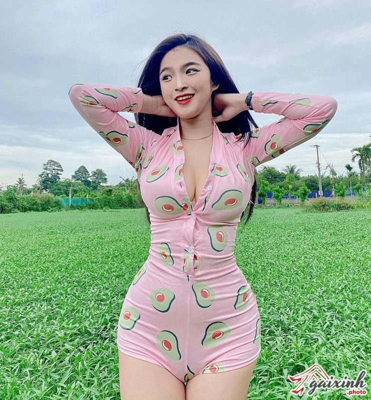 10X Khoa Thân vòng 1 khủng nhất thế giới