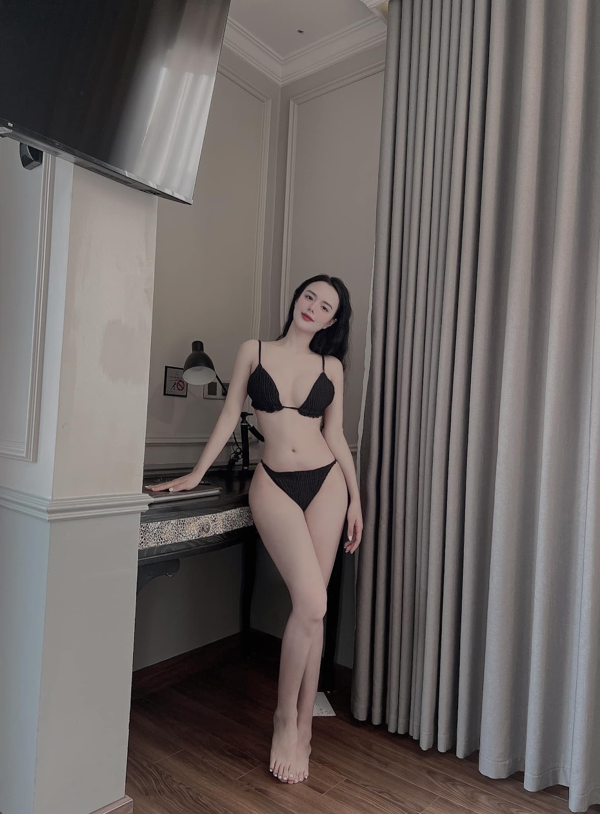 anh-co-giao-huong-mac-bikini-khoe-than-hinh-boc-lua