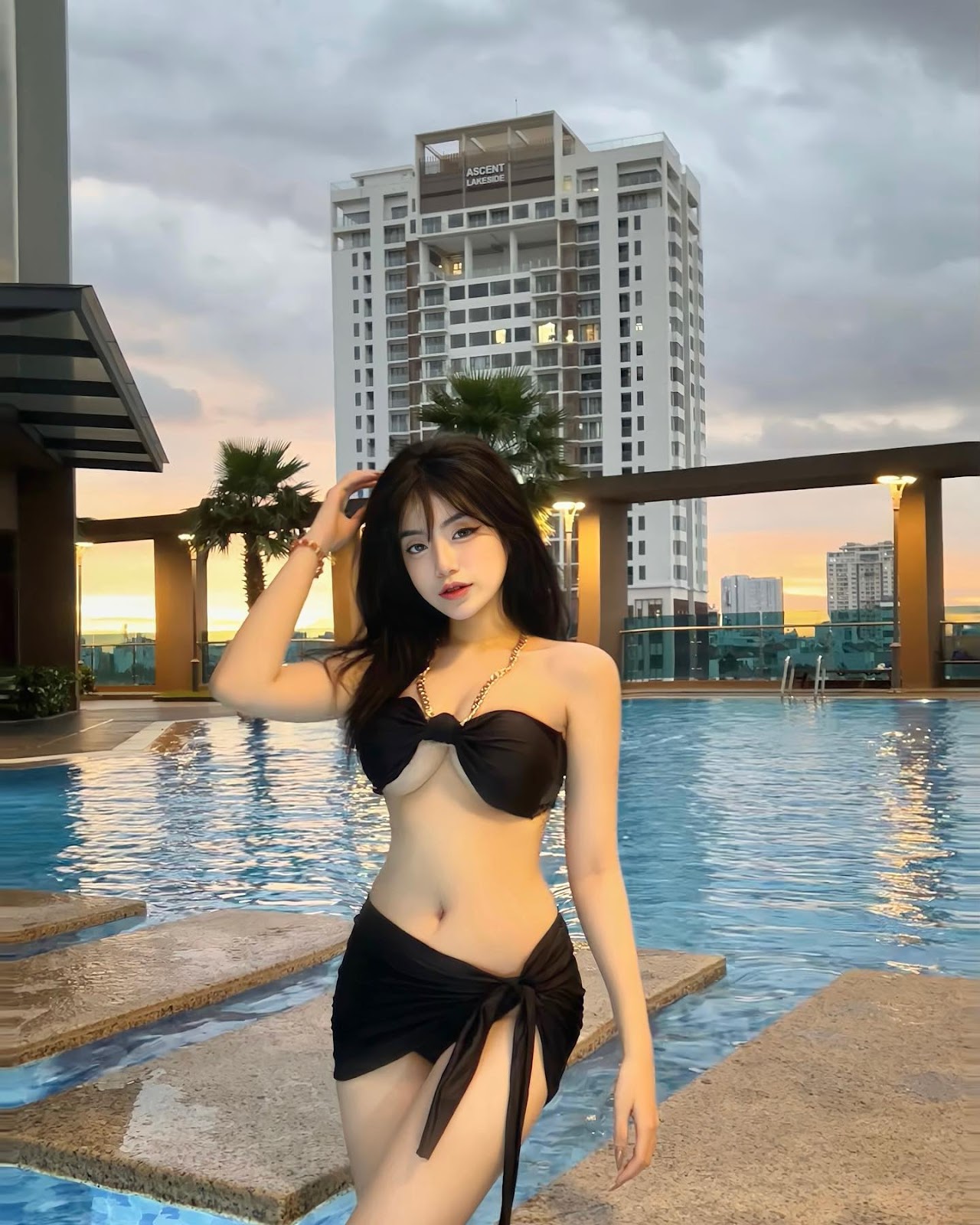 Hot-Girl-Tran-Duong-My-Phung-La-Ai than-hinh-nong-bong-cua-tran-duong-my-phung