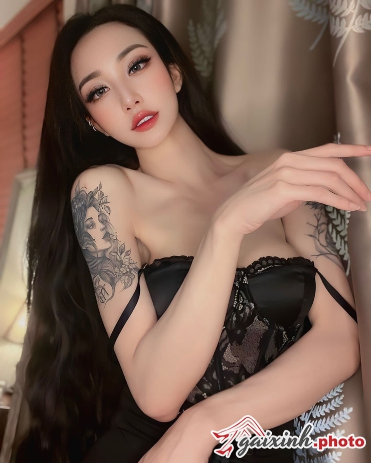 video gai dep tu suong khoe hang